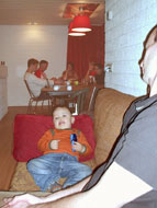 Terwijl de rest een spelletje speelt speel ik met Jacques